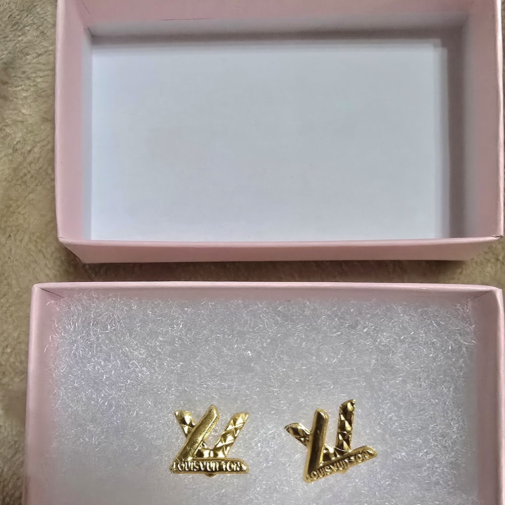 LV Gold Earrings - Picture 5 of 13